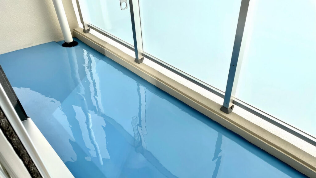 ベランダ防水工事の施工風景