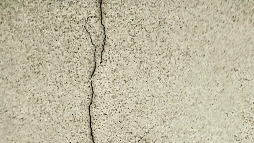 ひび割れがある外壁